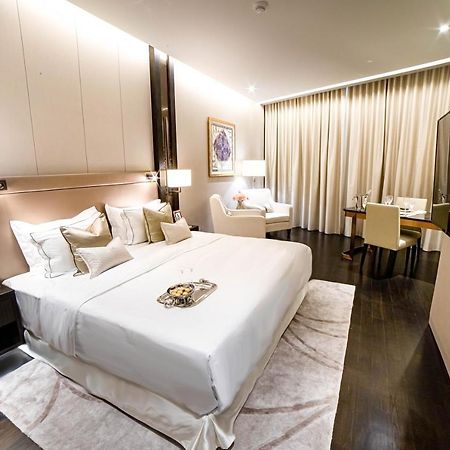 Ph Suites At Pavilion Bukit Bintang Kuala Lumpur Eksteriør bilde A bedroom at the hotel