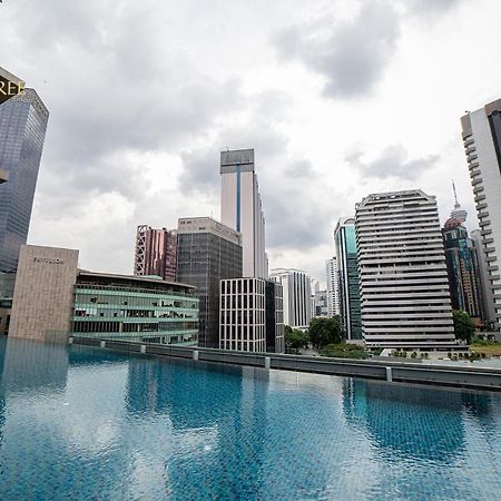 Ph Suites At Pavilion Bukit Bintang Kuala Lumpur Eksteriør bilde The swimming pool at the 33rd floor of the hotel